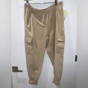 target all in motion woven joggers pants beige size large short